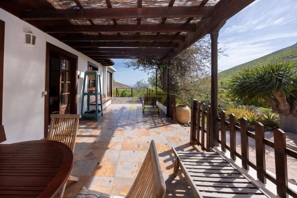 3 soveværelse Bungalow til salg i Tabayesco med swimmingpool garage - € 680.000 (Ref: 9636294)