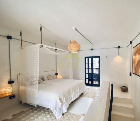 7 soveværelse Hotel til salg i Uga, Yaiza med swimmingpool - € 3.600.000 (Ref: 9636295)