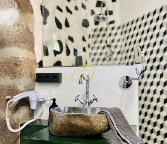 7 soveværelse Hotel til salg i Uga, Yaiza med swimmingpool - € 3.600.000 (Ref: 9636295)