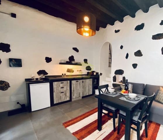 7 soveværelse Hotel til salg i Uga, Yaiza med swimmingpool - € 3.600.000 (Ref: 9636295)