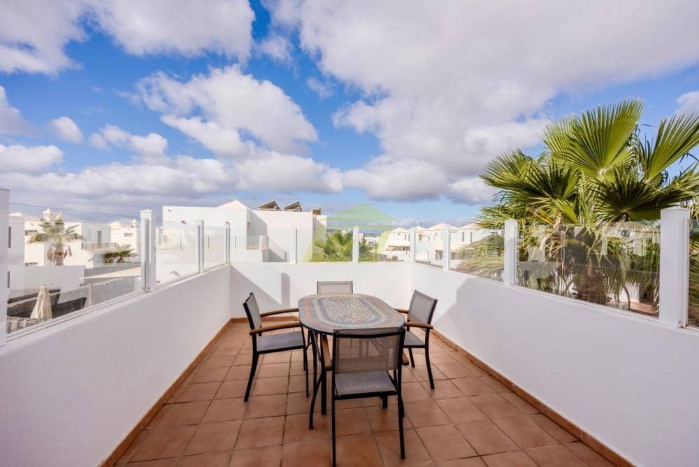 Chalet de 3 habitaciones en Playa Blanca en venta con piscina - 450.000 € (Ref: 9636296)