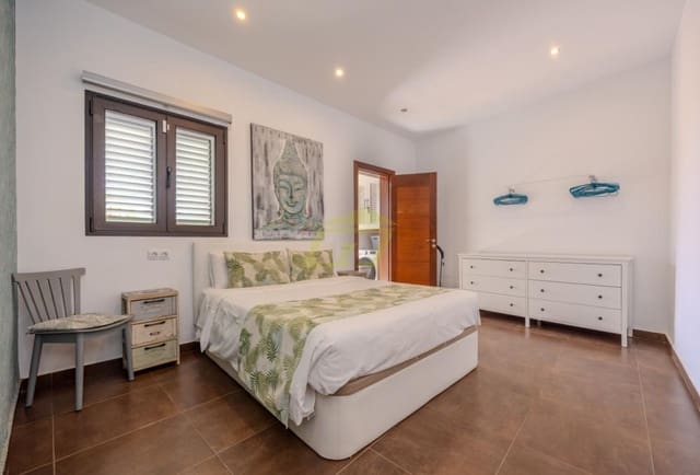 6 quarto Moradia para venda em Tías com piscina - 950 000 € (Ref: 9647548)