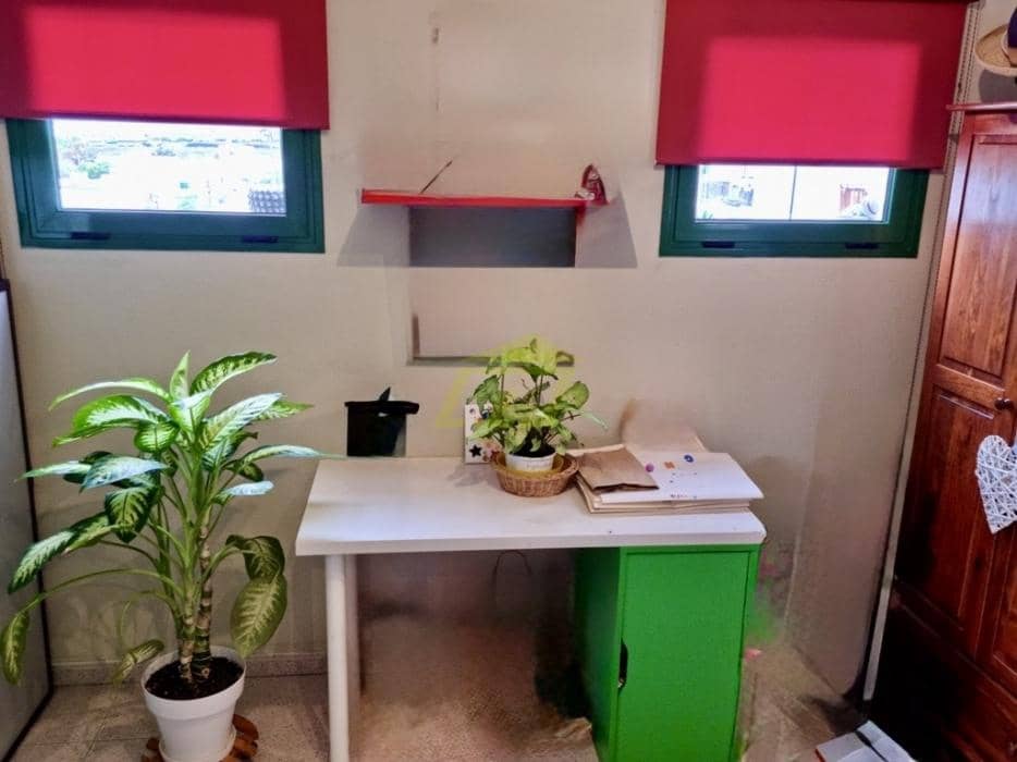 4 slaapkamer Villa te koop in Los Cocoteros met garage - € 460.000 (Ref: 9665783)