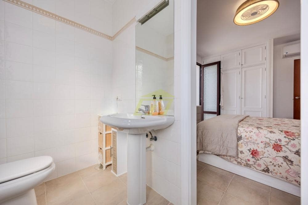 3 makuuhuone Huvila myytävänä paikassa Playa Blanca mukana uima-altaan - 440 000 € (Ref: 9669877)