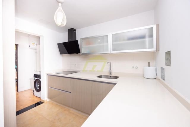 3 quarto Moradia para venda em Uga, Yaiza com piscina - 475 000 € (Ref: 9685976)