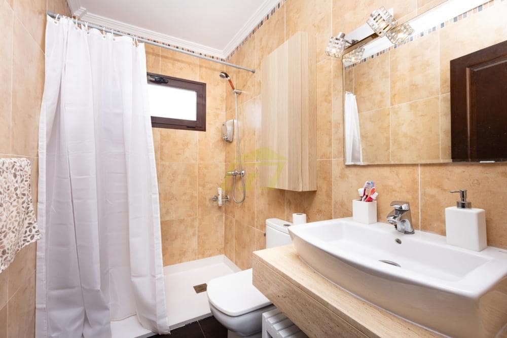 3 quarto Moradia para venda em Uga com piscina - 475 000 € (Ref: 9685976)