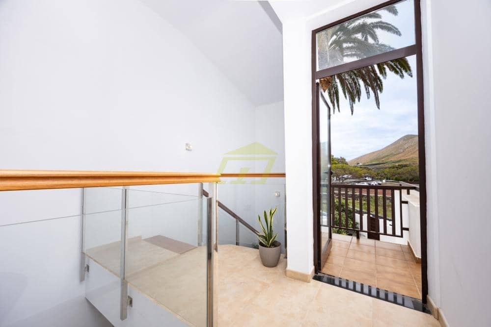 3 quarto Moradia para venda em Uga com piscina - 475 000 € (Ref: 9685976)