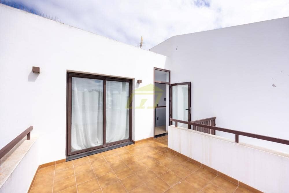 3 quarto Moradia para venda em Uga com piscina - 475 000 € (Ref: 9685976)