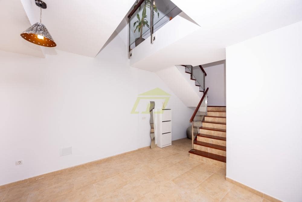 3 quarto Moradia para venda em Uga com piscina - 475 000 € (Ref: 9685976)