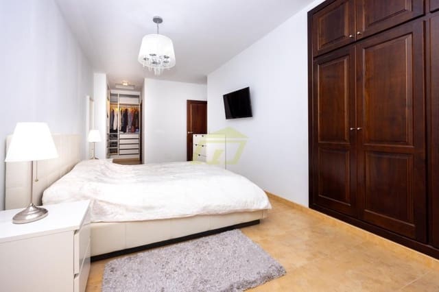 3 quarto Moradia para venda em Uga, Yaiza com piscina - 475 000 € (Ref: 9685976)