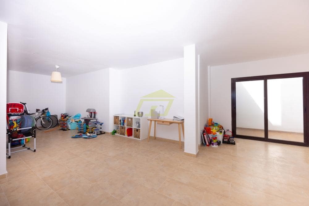 3 quarto Moradia para venda em Uga com piscina - 475 000 € (Ref: 9685976)