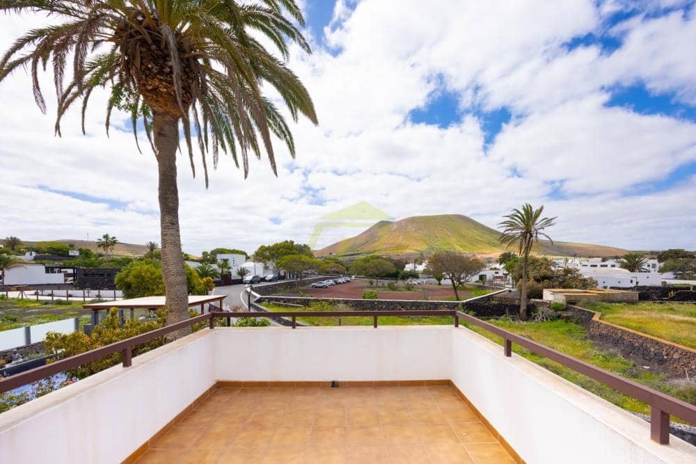 3 quarto Moradia para venda em Uga com piscina - 475 000 € (Ref: 9685976)