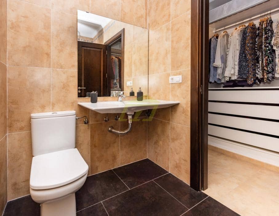 3 quarto Moradia para venda em Uga com piscina - 475 000 € (Ref: 9685976)