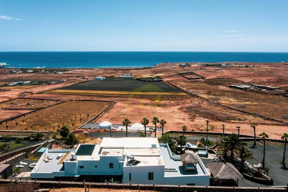 6 bedroom Villa for sale in Tabayesco - € 1,800,000 (Ref: 9685977)