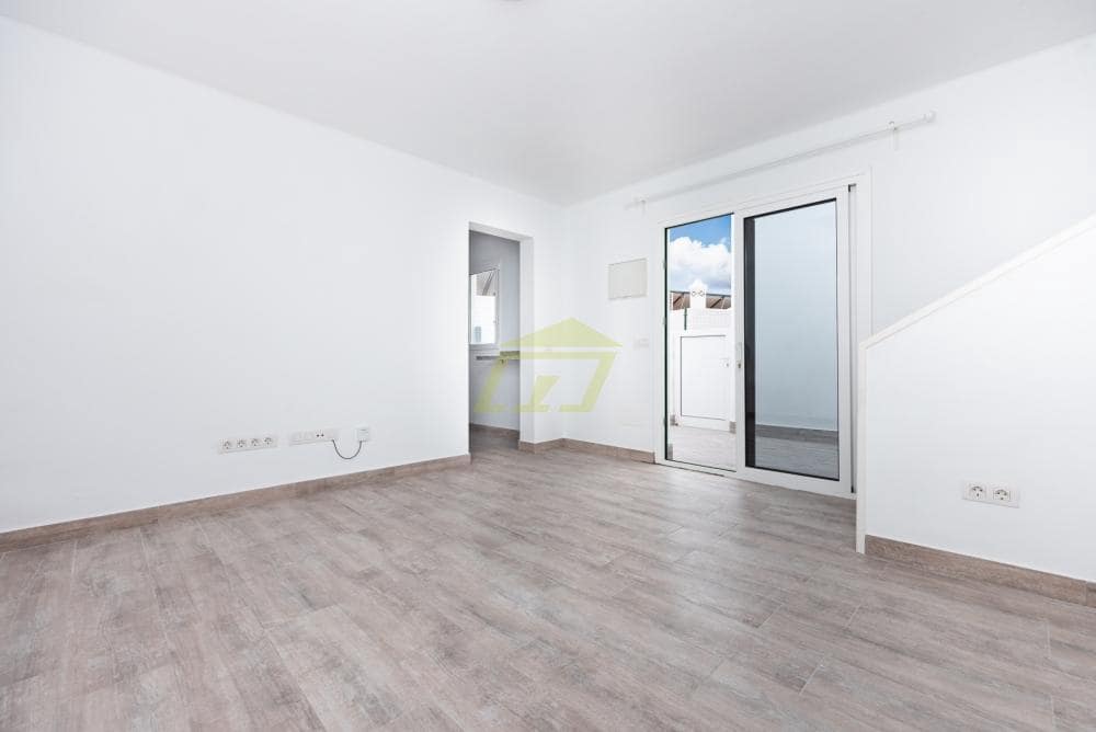 1 soveværelse Lejlighed til salg i Puerto del Carmen med swimmingpool - € 229.950 (Ref: 9689971)