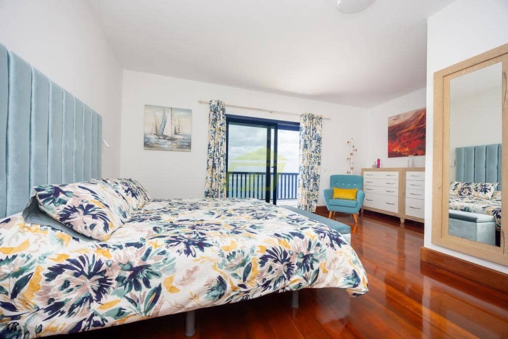 3 bedroom Villa for sale in Puerto Calero with pool - € 799,000 (Ref: 9697996)