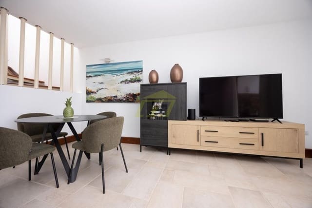 3 soveværelse Lejlighed til salg i Puerto Calero, Yaiza med swimmingpool - € 799.000 (Ref: 9697996)