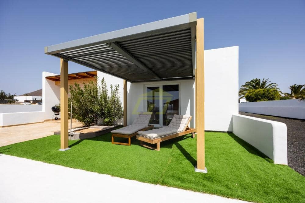 3 bedroom Villa for sale in Costa Teguise - € 738,000 (Ref: 9710981)