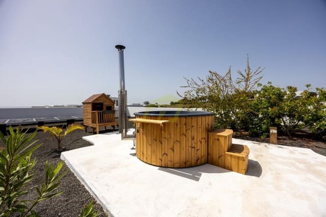 3 soverom Villa til salgs i Costa Teguise, Teguise - € 738 000 (Ref: 9710981)