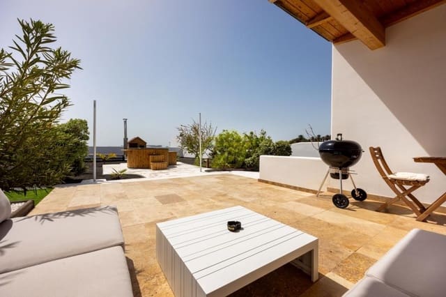 3 soverom Villa til salgs i Costa Teguise, Teguise - € 738 000 (Ref: 9710981)