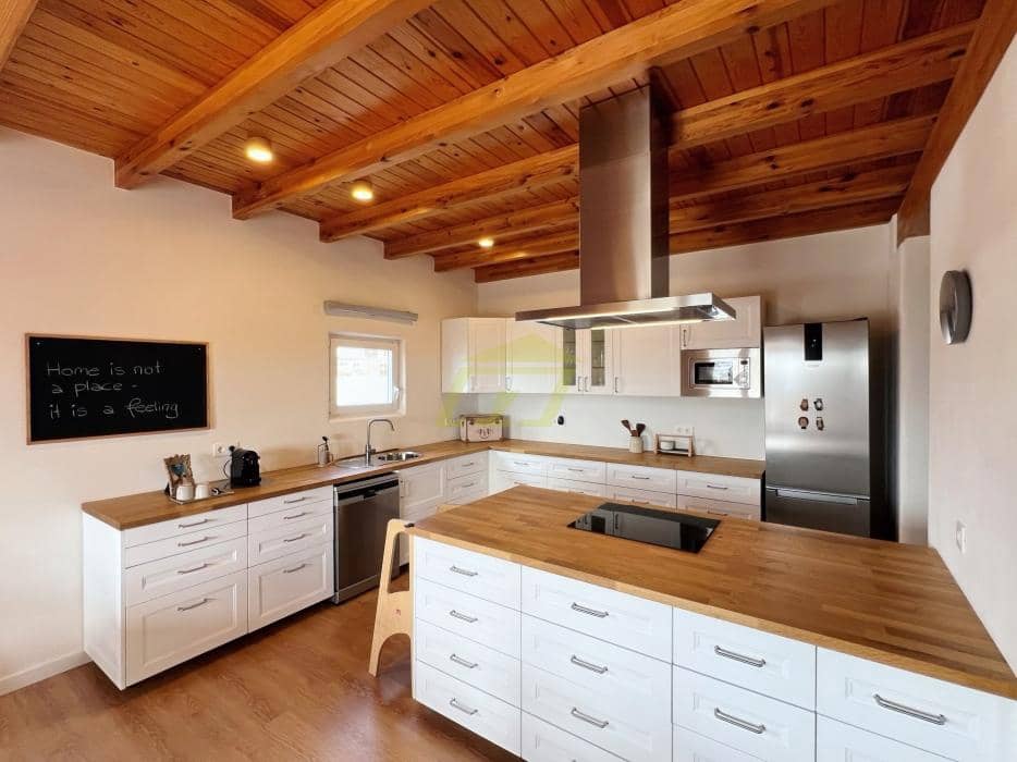 3 bedroom Villa for sale in Costa Teguise - € 738,000 (Ref: 9710981)