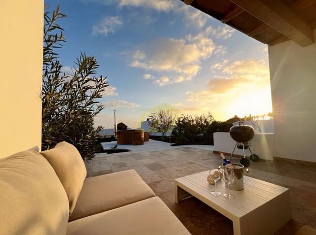 3 soverom Villa til salgs i Costa Teguise, Teguise - € 738 000 (Ref: 9710981)