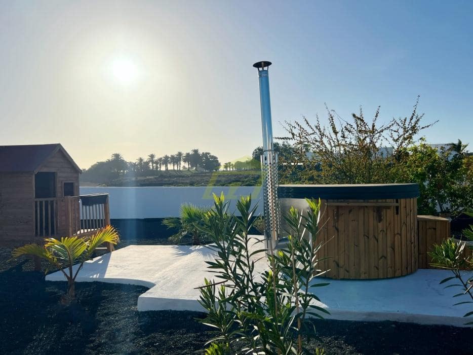 3 bedroom Villa for sale in Costa Teguise - € 738,000 (Ref: 9710981)