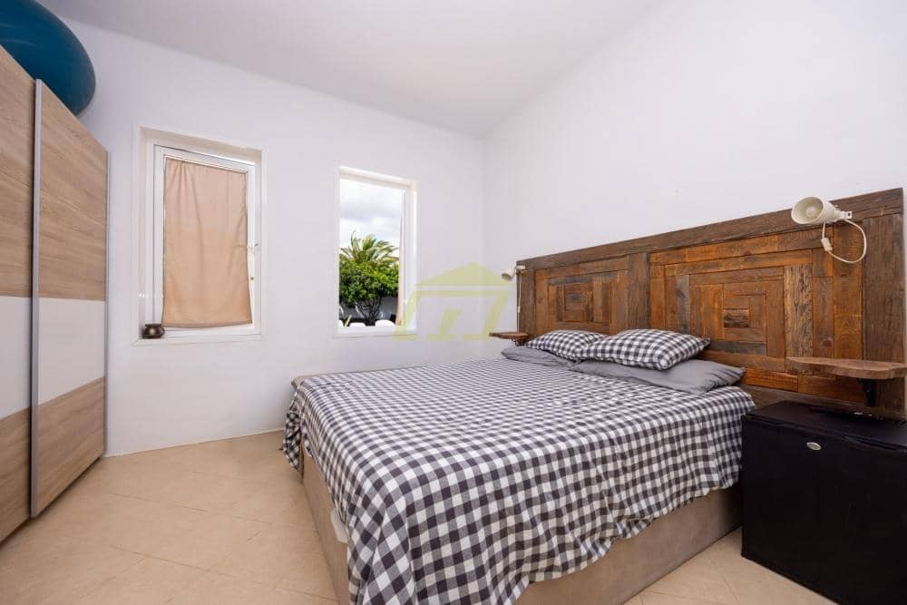 5 bedroom Bungalow for sale in Costa Teguise with pool - € 847,000 (Ref: 9714443)