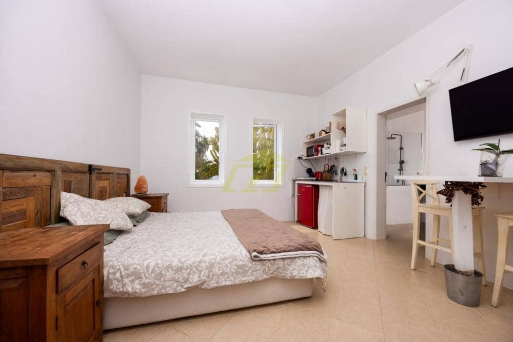 5 bedroom Bungalow for sale in Costa Teguise with pool - € 847,000 (Ref: 9714443)