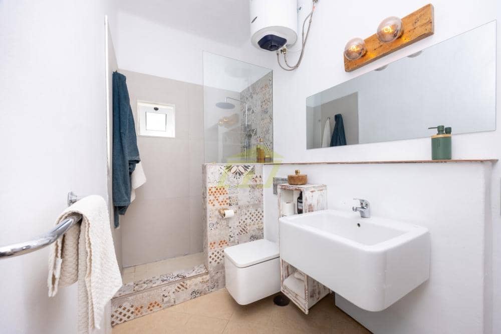 5 bedroom Bungalow for sale in Costa Teguise with pool - € 847,000 (Ref: 9714443)