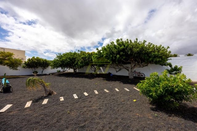 5 quarto Bungalow para venda em Costa Teguise, Teguise com piscina - 847 000 € (Ref: 9714443)