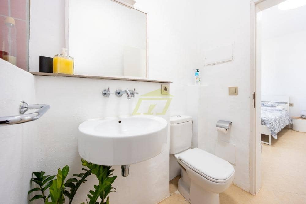 5 bedroom Bungalow for sale in Costa Teguise with pool - € 847,000 (Ref: 9714443)