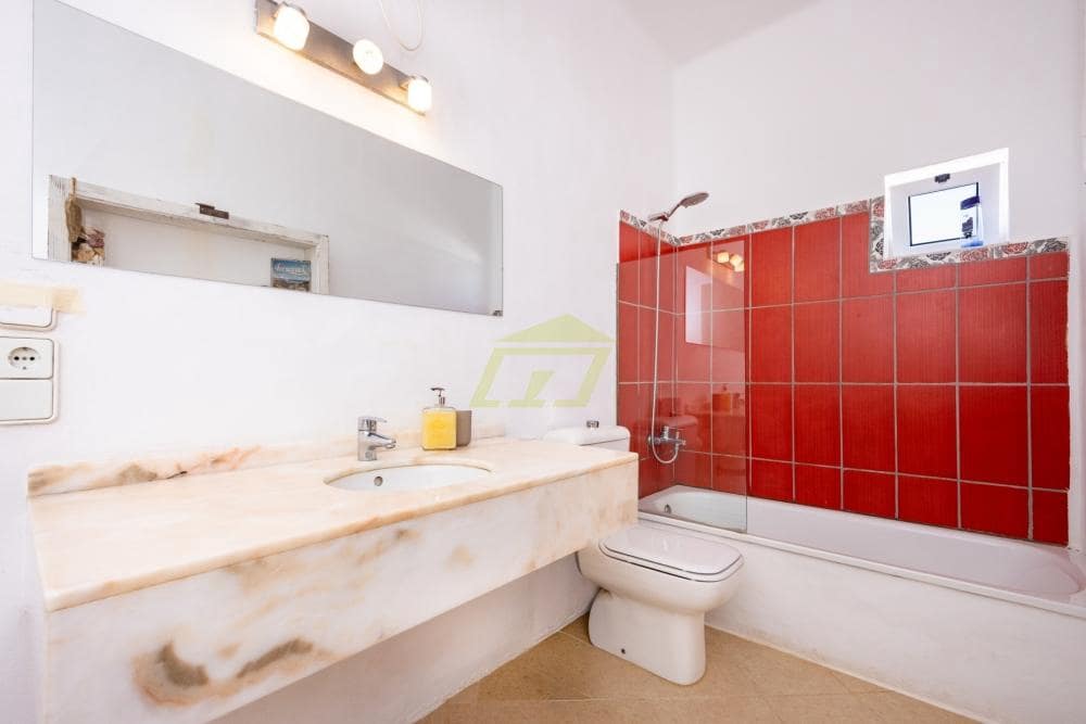 5 bedroom Bungalow for sale in Costa Teguise with pool - € 847,000 (Ref: 9714443)
