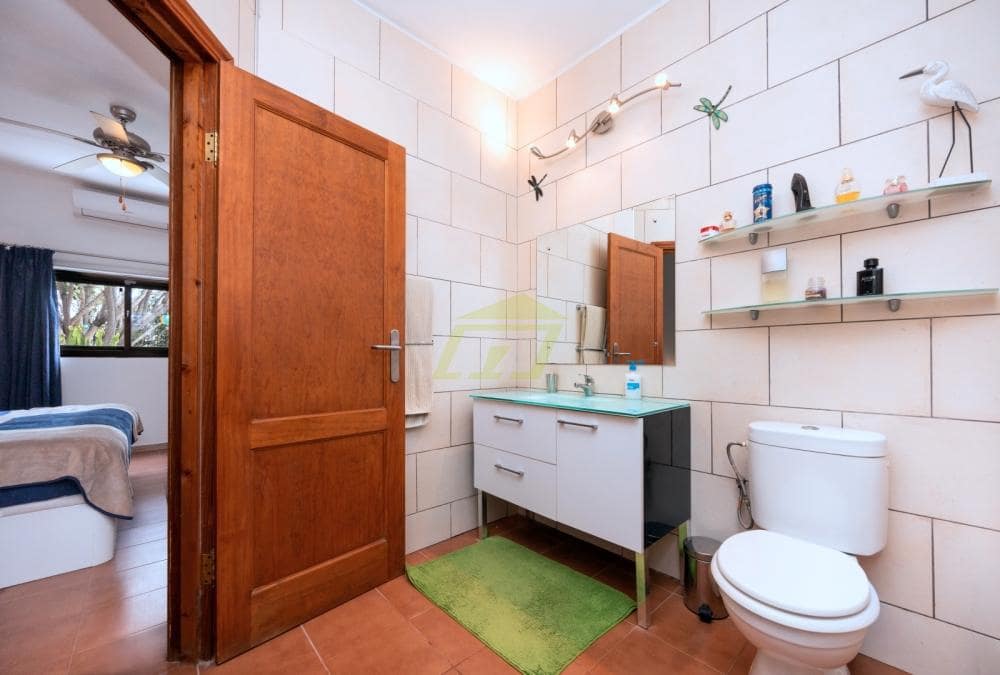 3 bedroom Villa for sale in Playa Blanca with pool garage - € 544,000 (Ref: 9714444)