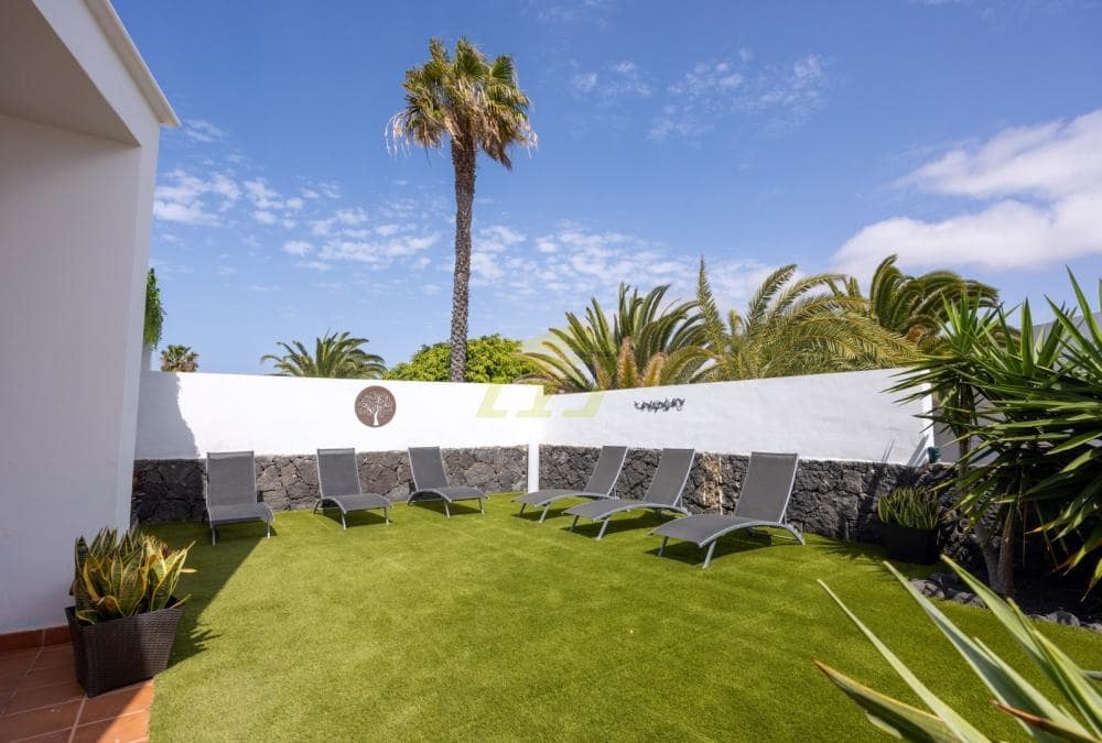 3 bedroom Villa for sale in Playa Blanca with pool garage - € 544,000 (Ref: 9714444)