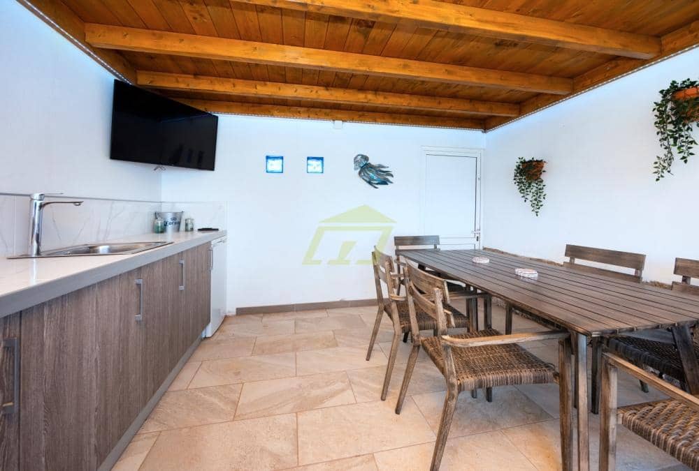 3 bedroom Villa for sale in Playa Blanca with pool garage - € 544,000 (Ref: 9714444)