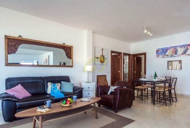 Chalet de 5 habitaciones en Playa Blanca, Yaiza en venta con piscina - 490.000 € (Ref: 9719409)