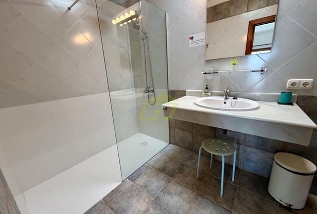 Chalet de 5 habitaciones en Playa Blanca, Yaiza en venta con piscina - 490.000 € (Ref: 9719409)