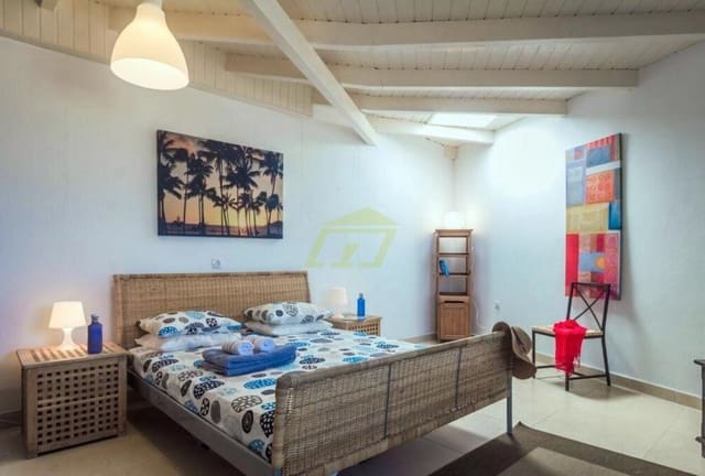 Chalet de 5 habitaciones en Playa Blanca, Yaiza en venta con piscina - 490.000 € (Ref: 9719409)