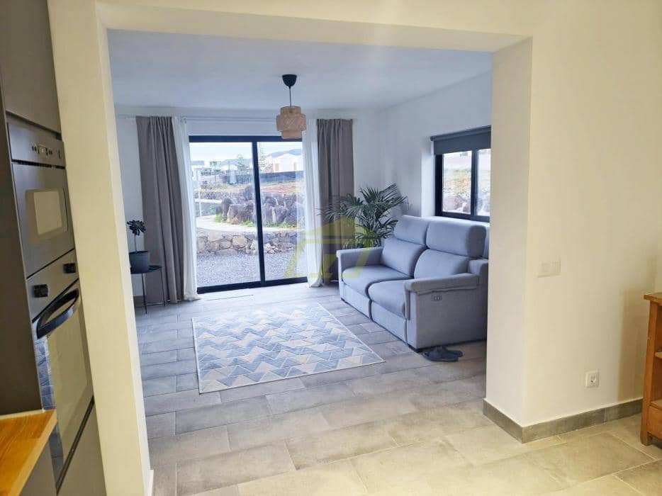 3 Zimmer Villa zu verkaufen in Yaiza mit Pool - 1.275.000 € (Ref: 9721037)