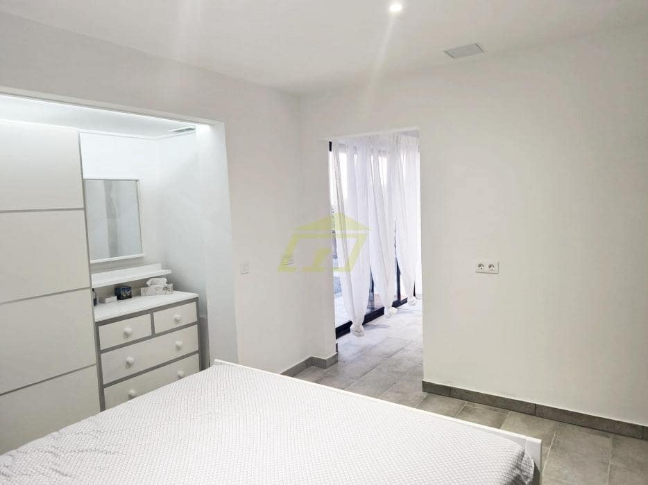 3 Zimmer Villa zu verkaufen in Yaiza mit Pool - 1.275.000 € (Ref: 9721037)