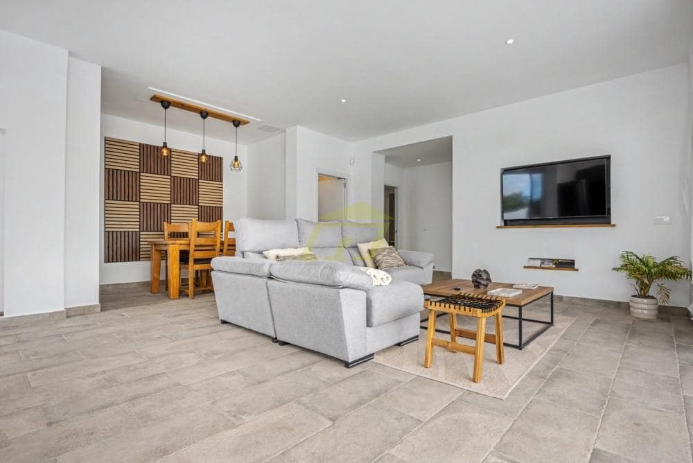 3 bedroom Villa for sale in Yaiza with pool - € 1,275,000 (Ref: 9721037)