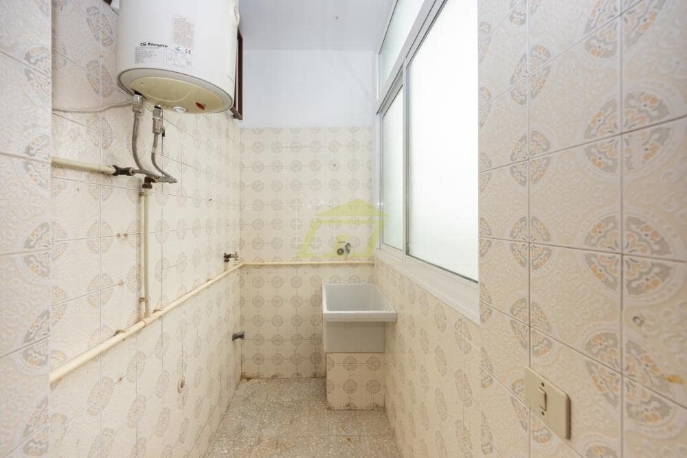 4 bedroom Apartment for sale in Arrecife - € 319,200 (Ref: 9731628)