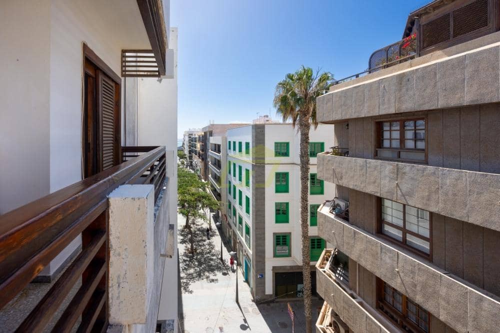 4 bedroom Apartment for sale in Arrecife - € 319,200 (Ref: 9731628)