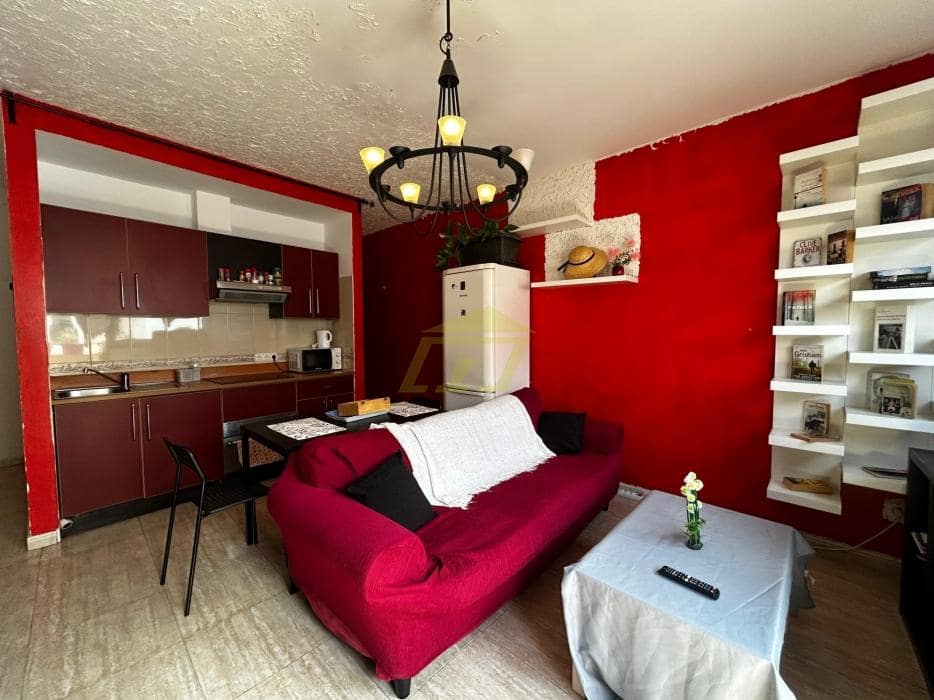 2 bedroom Apartment for sale in Arrecife - € 199,000 (Ref: 9737873)