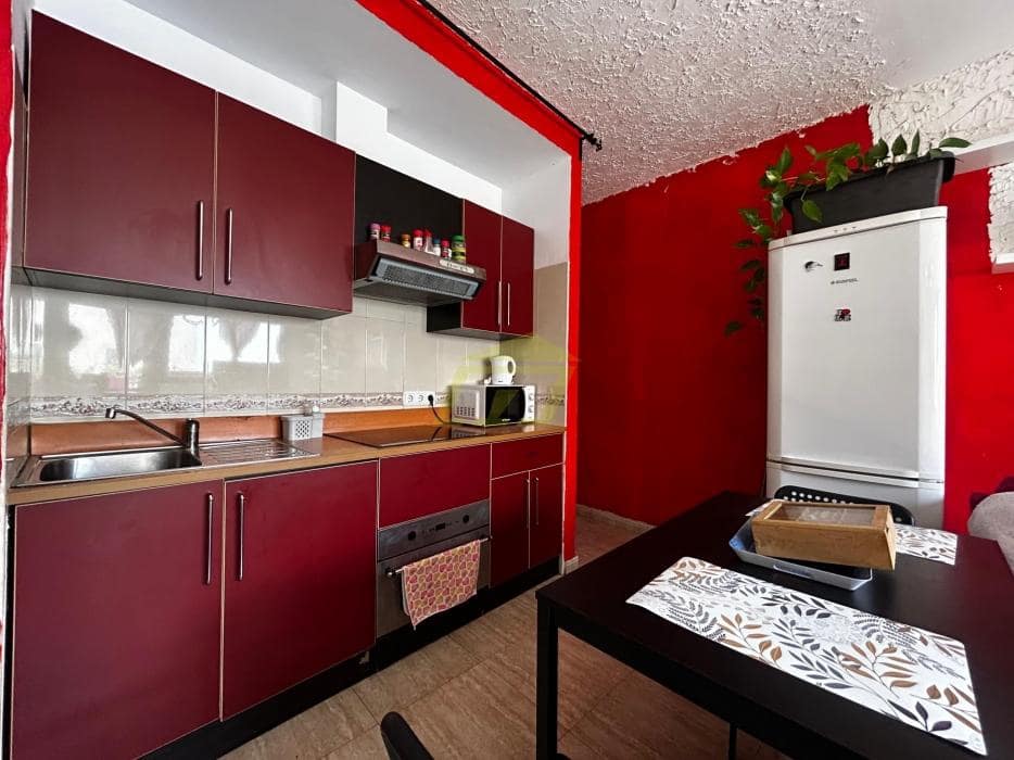 2 bedroom Apartment for sale in Arrecife - € 199,000 (Ref: 9737873)