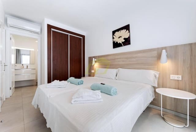 3 makuuhuone Huvila myytävänä paikassa Playa Blanca, Yaiza mukana uima-altaan - 520 000 € (Ref: 9737875)