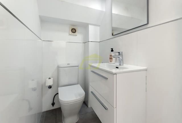 3 makuuhuone Huvila myytävänä paikassa Playa Blanca, Yaiza mukana uima-altaan - 520 000 € (Ref: 9737875)