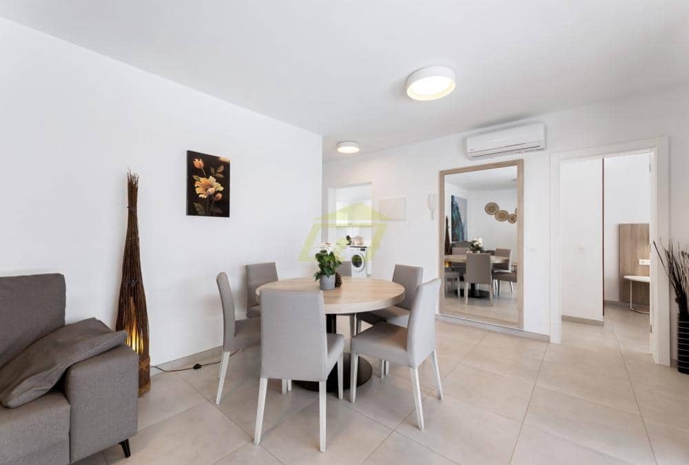 3 makuuhuone Huvila myytävänä paikassa Playa Blanca mukana uima-altaan - 520 000 € (Ref: 9737875)