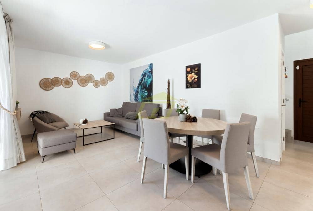 3 makuuhuone Huvila myytävänä paikassa Playa Blanca mukana uima-altaan - 520 000 € (Ref: 9737875)